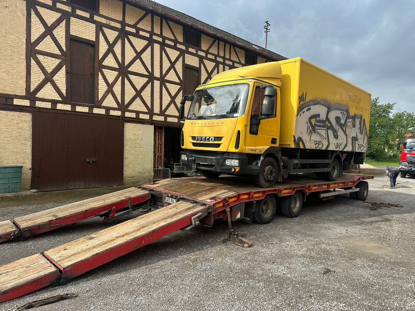 Abschleppwagen von ENZ Abschleppdienst im Einsatz bei Sachsenheim